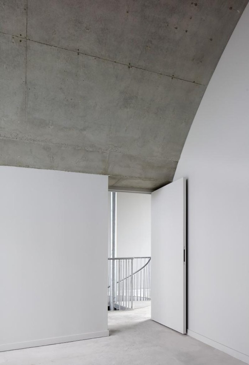 @BRUTHER © MAXIME DELVAUX