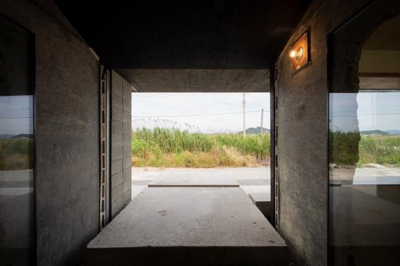 @TCA (THE CONCRETE ABSTRACT)