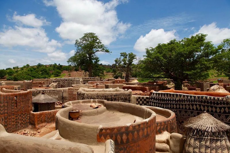 Fractal Urbanscape of Tiébélé courtesy of Daily Afrika/Medium