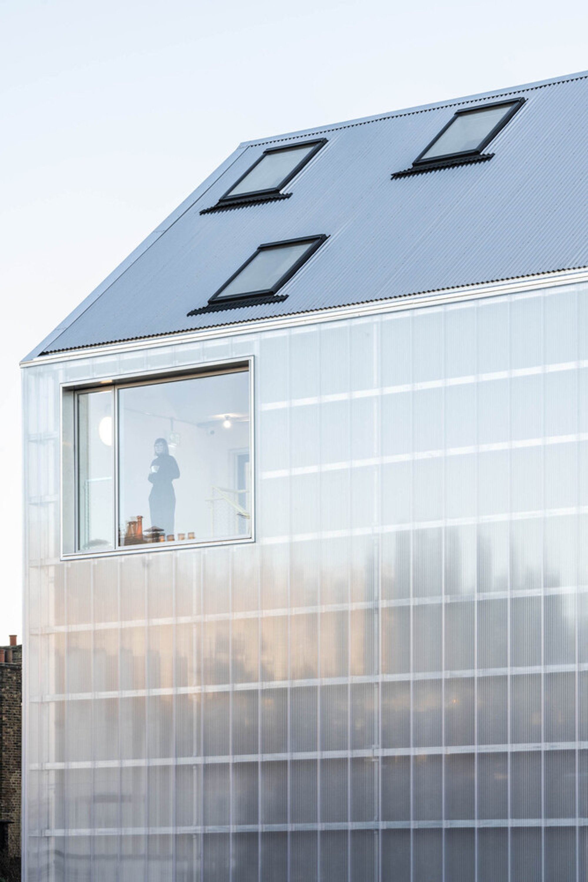 [Y/N] Studio Wraps a Victorian Terrace in a Glowing Polycarbonate Shell in Dalston
