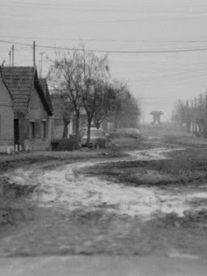 MONUMENT : LANDSCAPE : CITYSCAPE