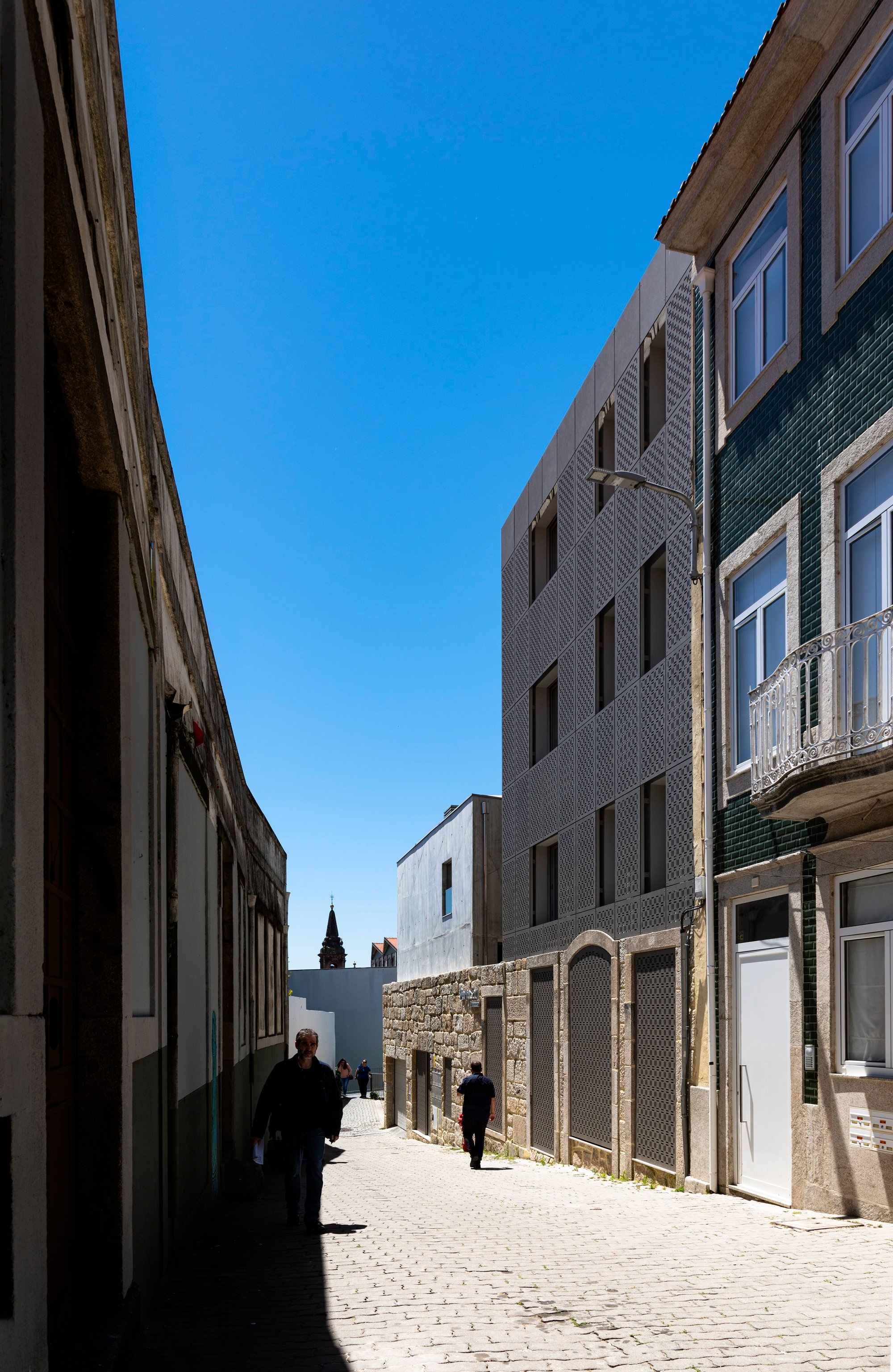 Travessa Alferes Malheiro - East Facade