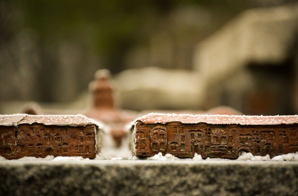 Complex by simplicity 