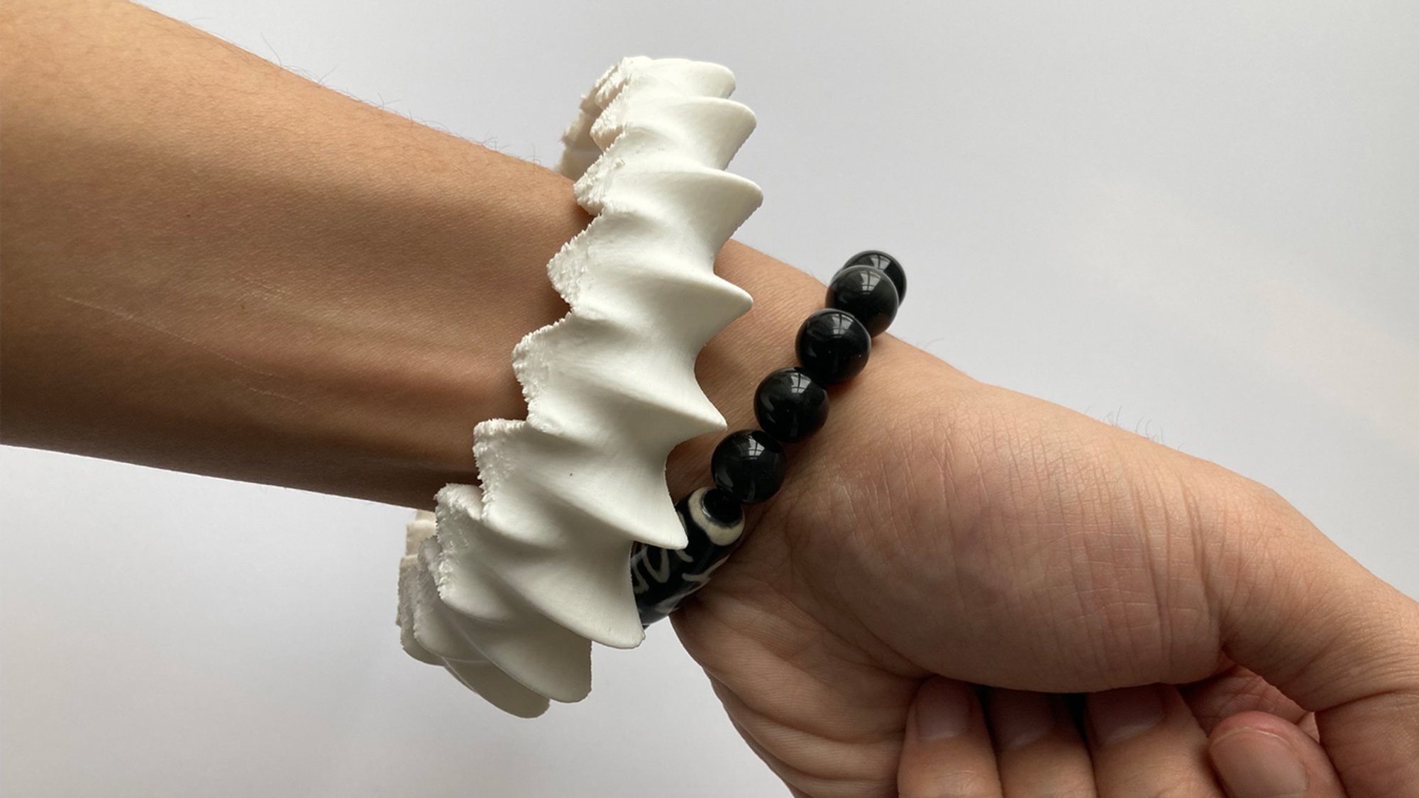 Elegant Waveform Bracelet 