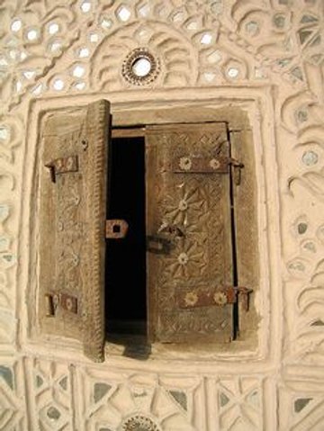 How traditional architecture shapes our built form: Case of traditional houses in Gujarat