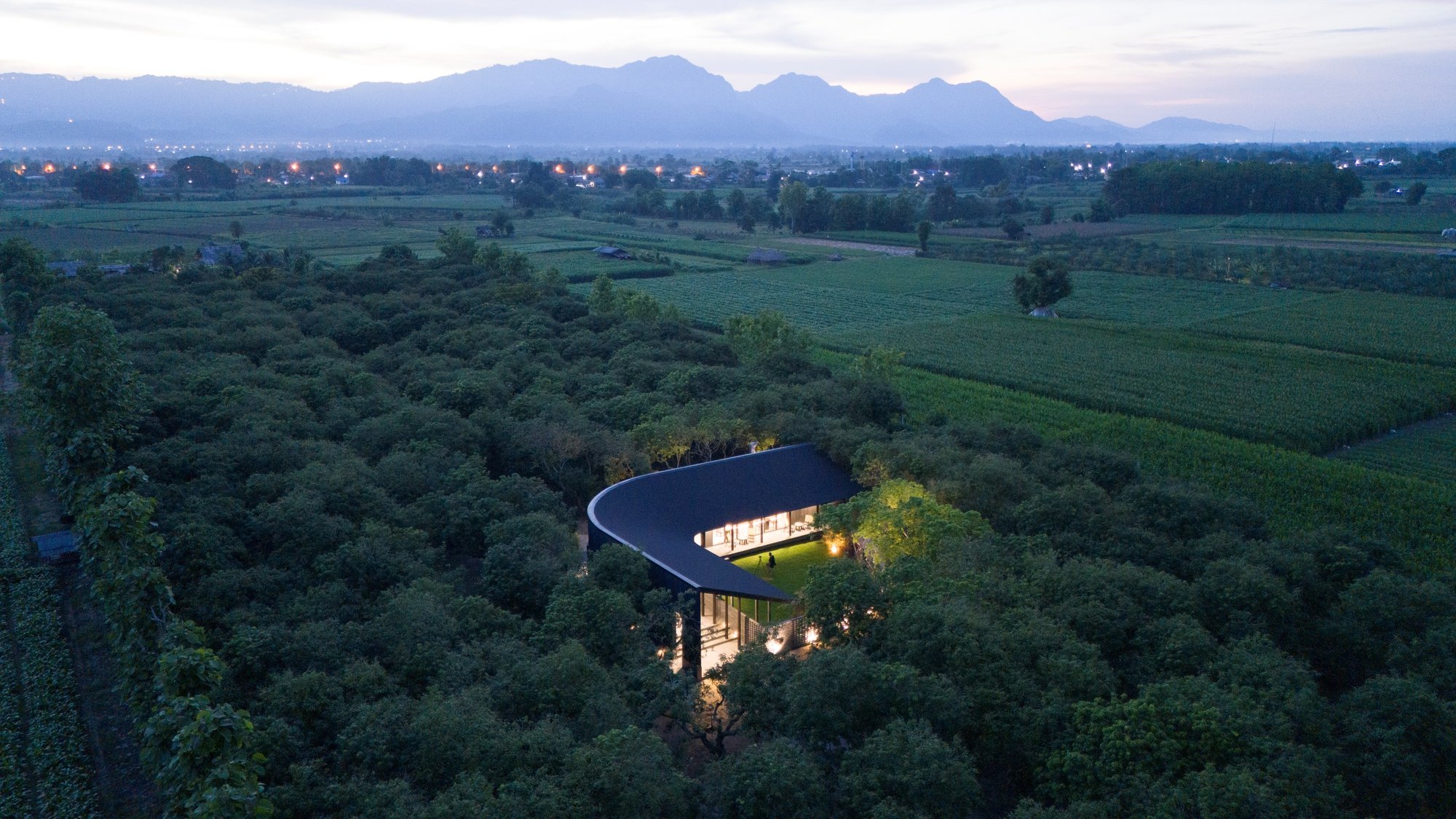 Cafe MADA: A Chiang Rai Pavilion in a Mango Orchard