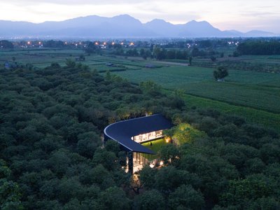 Cafe MADA: A Chiang Rai Pavilion in a Mango Orchard