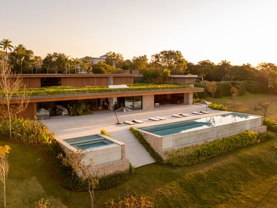 Ramenzoni House: A Long Brazilian Summer Residence